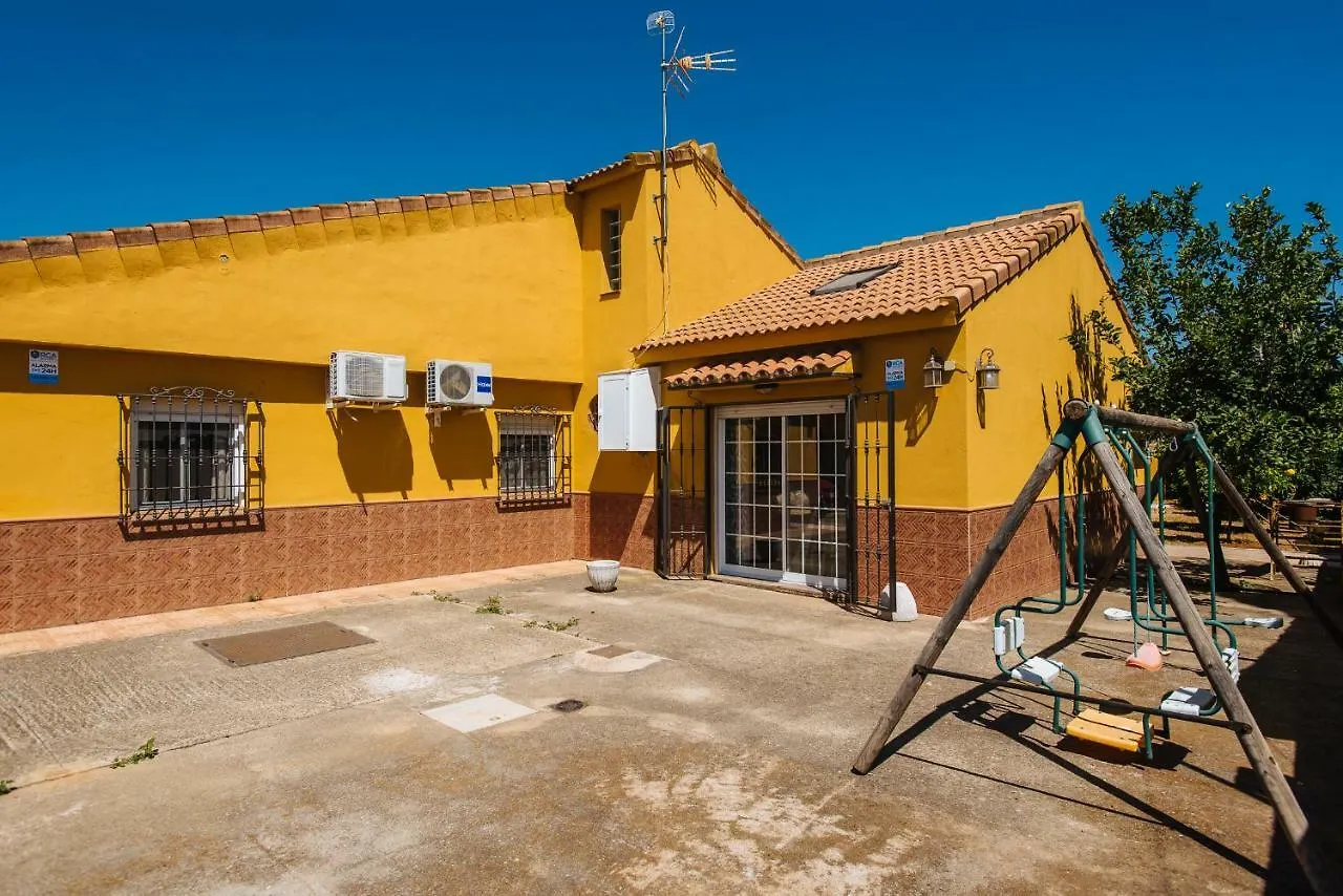 Villa Oasis Los Naranjos Con Jacuzzi 15 Min Sevilla Almensilla 0*,  Spain